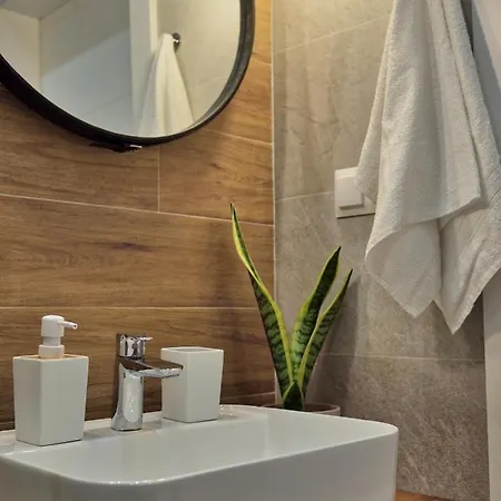 Kropla Rosy Apartment *